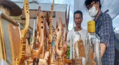 Kerajinan Kujang Kayu Pinus Kreasi Warga Bandung, Miniatur Senjata Khas Jawa Barat