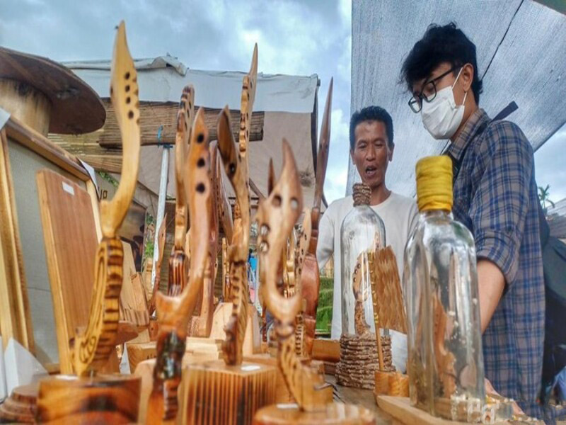 Kerajinan Kujang Kayu Pinus Kreasi Warga Bandung, Miniatur Senjata Khas Jawa Barat