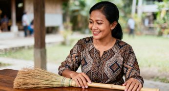 Mengenal Kerajinan Sapu Tradisional Unik untuk Hadiah Etnik